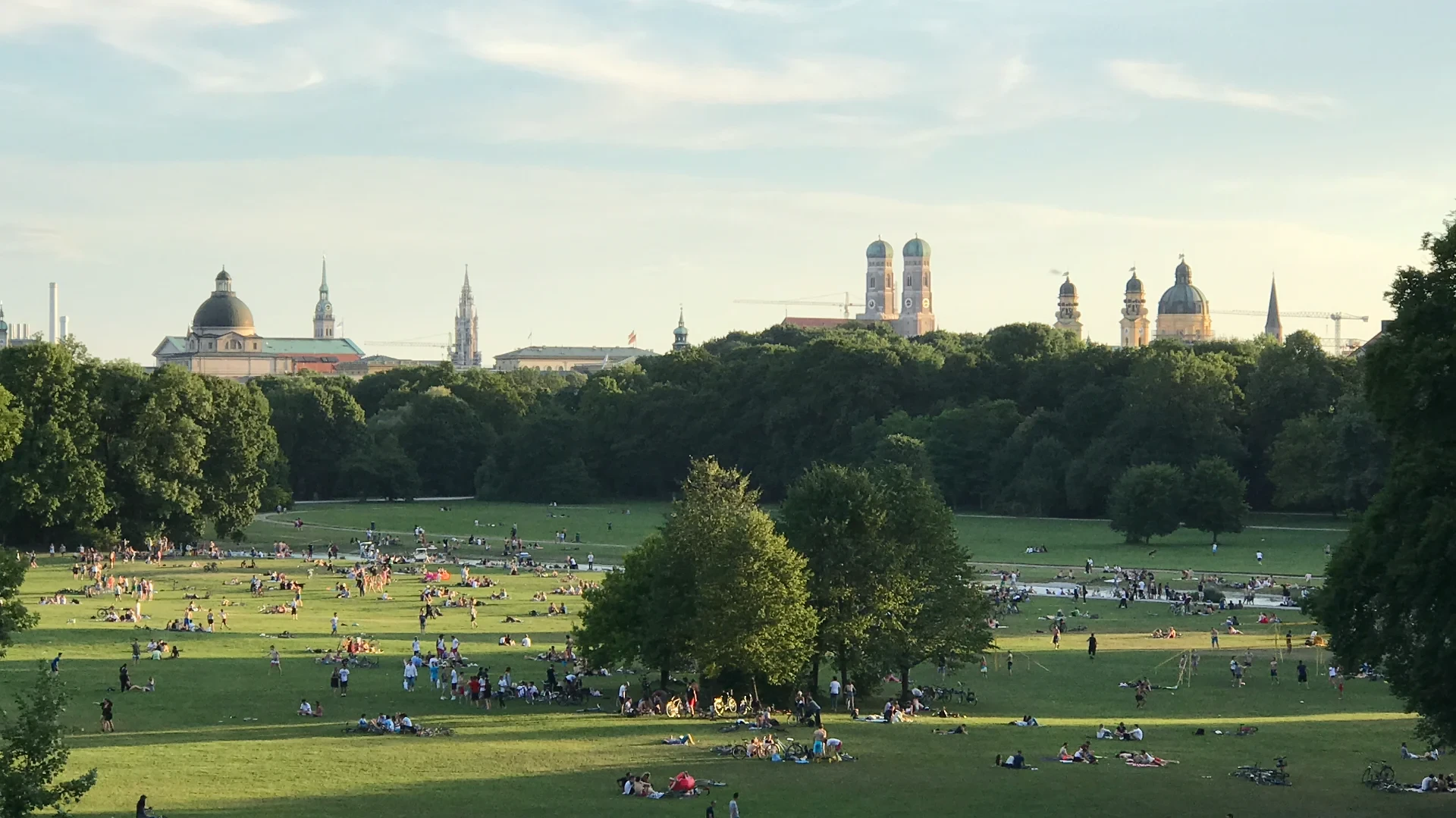 Chinesischer Turm beer garden in the Englischer Garten